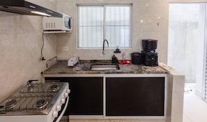 Basic Apartment | Private kitchen