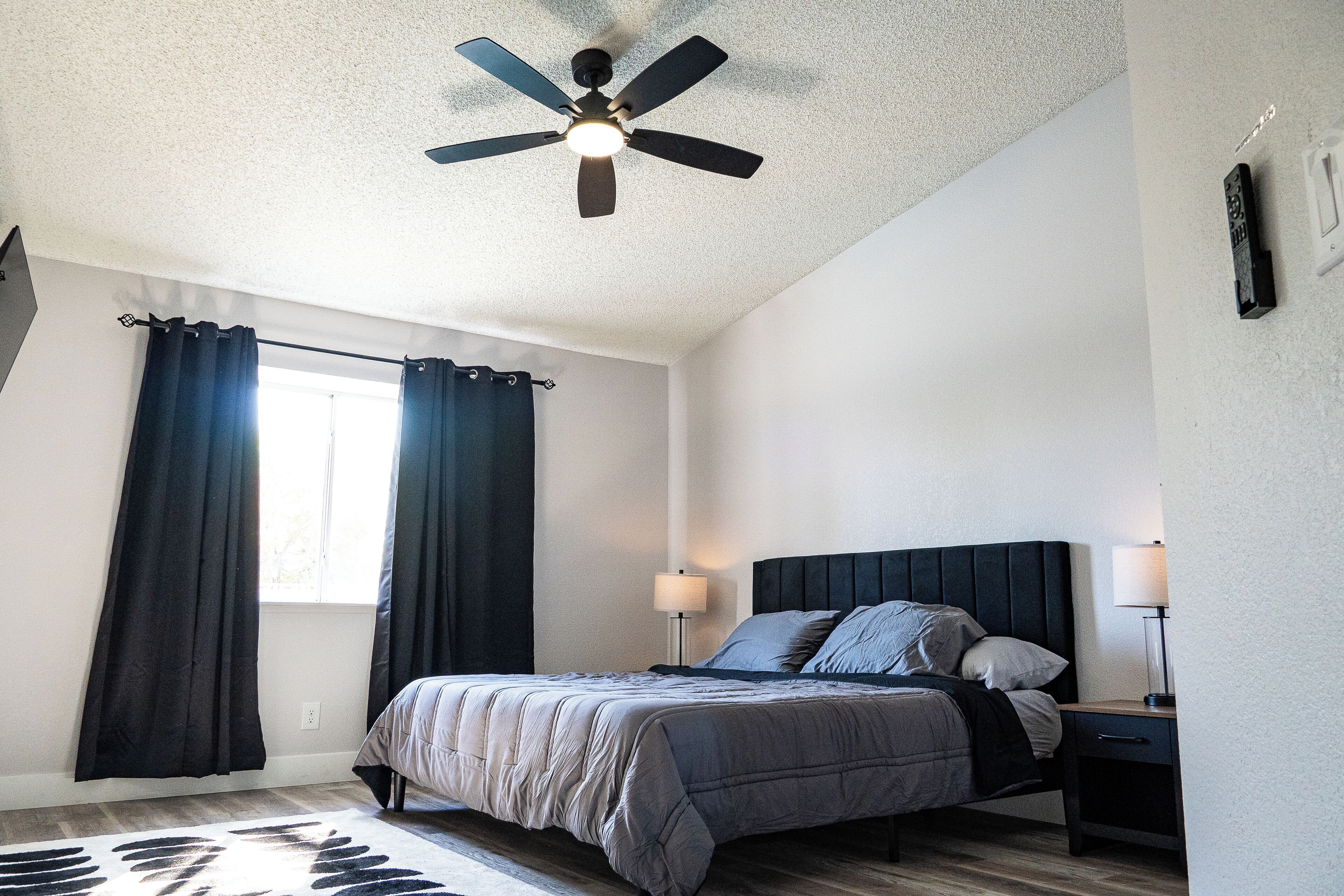 4 makuuhuonetta, silitysrauta/-lauta, Wi-Fi, vuodevaatteet