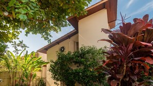 A house with a beige exterior, a brown roof, and a window with a white frame. - House With Barbecue 350m From the Beach Rul0035 (Ubatuba)