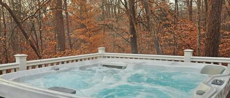 Tina de hidromasaje al aire libre