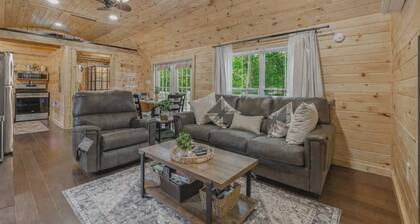 Romantic Luxury Lake Access Cabin w/ Hot Tub, Spacious Deck, and Pine walls