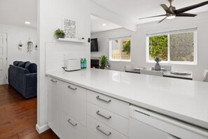 Fridge, microwave, oven, stovetop - SunNook | New Spacious 1BR + Patio, Beach Gear & BBQ (San Diego)