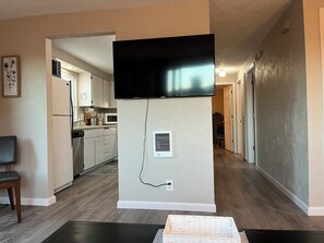 Microondas, horno, parrilla de estufa y lavavajillas 