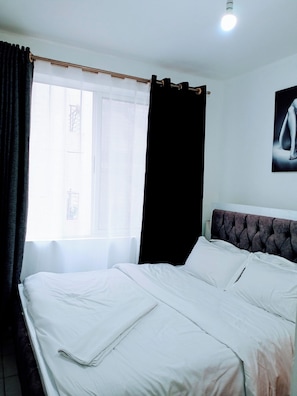 2 bedrooms, iron/ironing board, Internet, bed sheets
