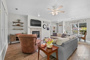 TV connectée, cheminée