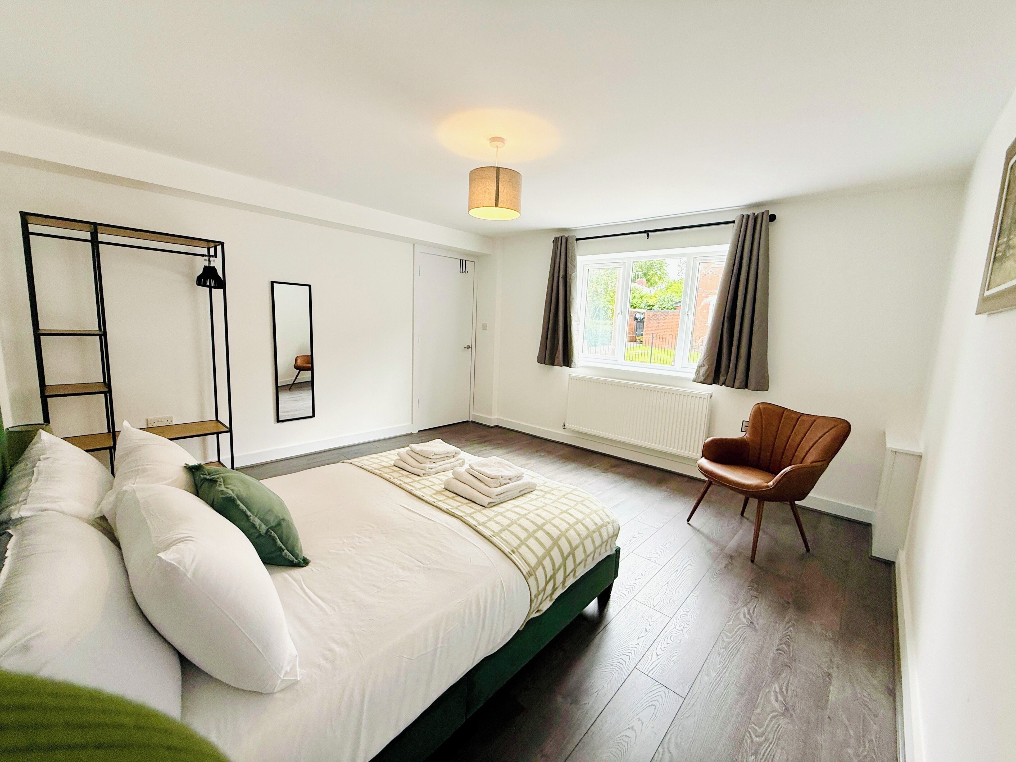 4 室のベッド ルーム、アイロン / アイロン台、旅行用ベビーベッド、WiFi