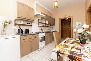 Fridge, oven, stovetop, toaster