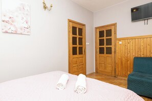 1 bedroom, iron/ironing board, WiFi, bed sheets