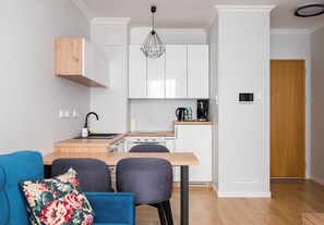 Kühlschrank, Ofen, Herdplatte, Geschirrspüler