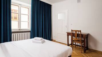2 bedrooms, iron/ironing board, WiFi, bed sheets