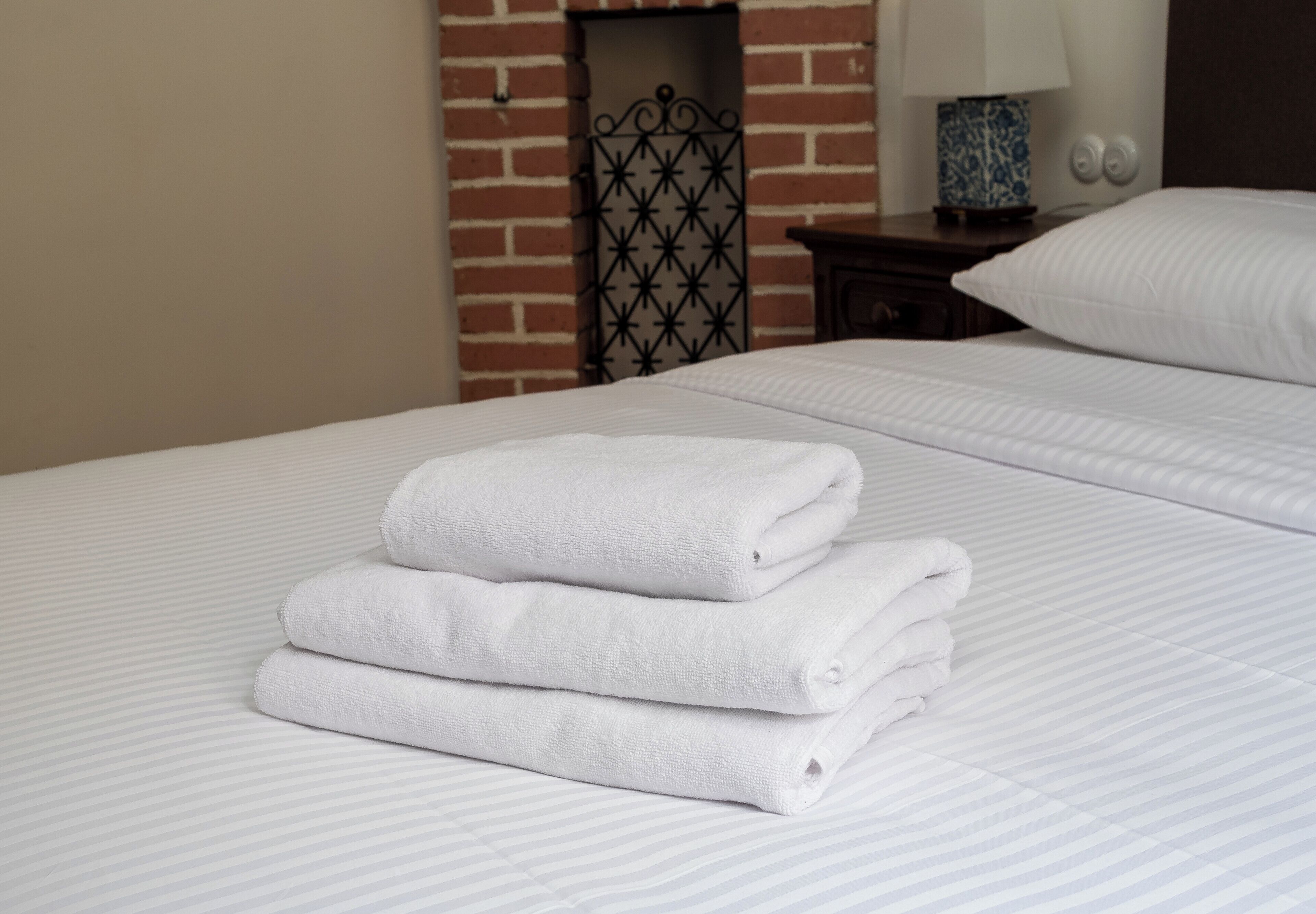 2 室のベッドルーム、アイロン / アイロン台、WiFi、ベッドシーツ