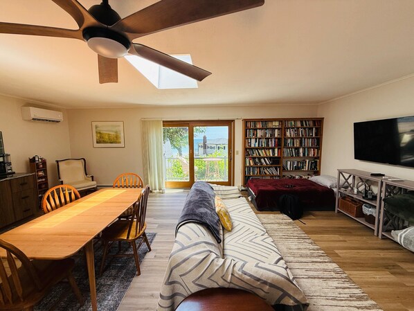 1 bedroom, desk, free WiFi, bed sheets