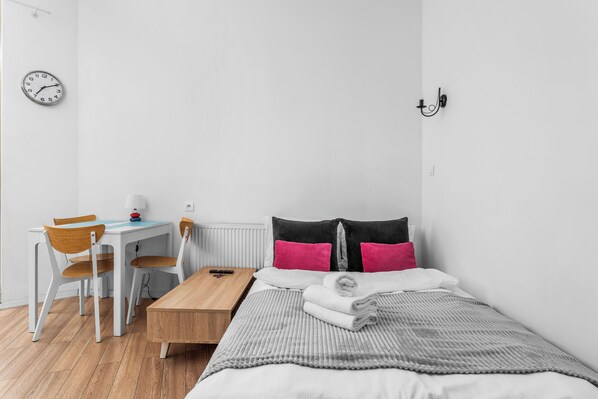 1 bedroom, iron/ironing board, WiFi, bed sheets