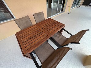 Outdoor dining - Emeralds family getaways (Kissimmee)