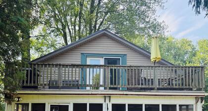 Cozy 3-Bedroom Beach Cottage