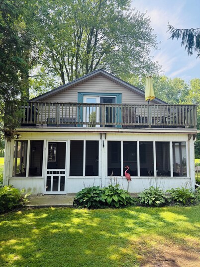 Cozy 3-Bedroom Beach Cottage