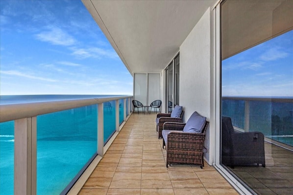 Presidential Apartment, 2 Bedrooms, Ocean View | Terrace/patio