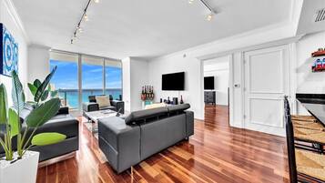 Presidential Apartment, 2 Bedrooms, Ocean View | Laptop workspace, iron/ironing board, free cots/infant beds, free WiFi