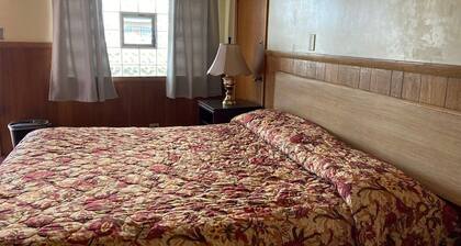 Highland Manor Motel