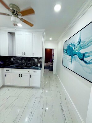 Interior - Blue pearl suite (West Palm Beach)