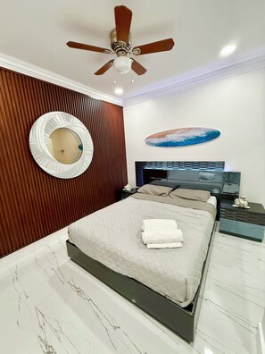 1 habitación, tabla de planchar con plancha, wifi y ropa de cama 