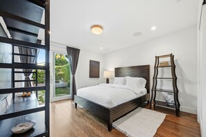 2 soverom, skrivebord, strykejern/-brett og wi-fi (inkludert)