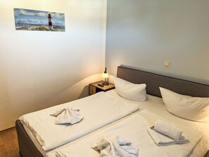 1 bedroom, travel crib, free WiFi