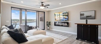 Lakefront Topsider Condo w/ Boat Slip, 2 Pools & Large Deck