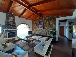 TV - Casita With View Of Lake Atitlan (Panajachel)
