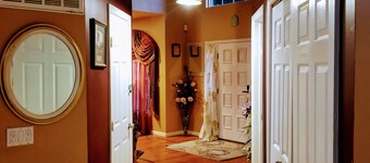 Spacious 5-bedroom house with AC and room in charming Huntington/ Dix Hills