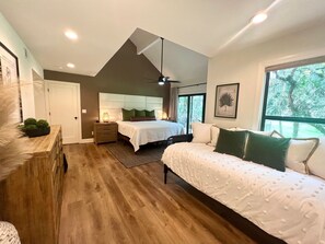 1 bedroom, desk, iron/ironing board, free WiFi