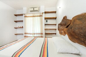 Room, 1 King Bed | In-room safe, free WiFi