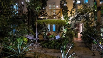 Façade de lâhĂ©bergement - soirĂ©e/nuit