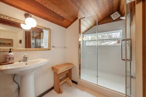 Shower, towels
