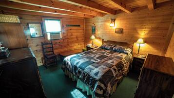 3 slaapkamers, een bureau, een strijkplank/strijkijzer, reisbedje