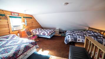 3 chambres, bureau, fer et planche Ă repasser, lit parapluie