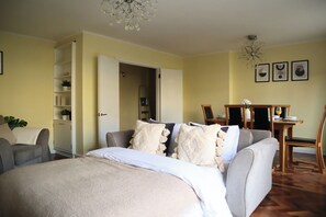 2 bedrooms, desk, iron/ironing board, travel crib