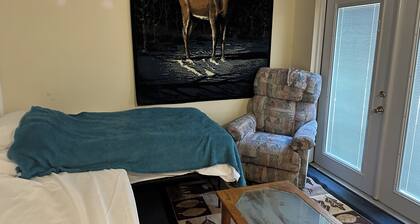 Charming suite in large home on Lake Eustis, boat slip and storage.