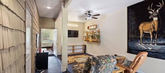 Charming suite in large home on Lake Eustis, boat slip and storage.