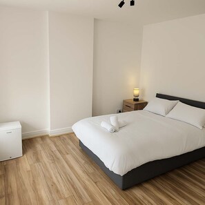4 slaapkamers, een strijkplank/strijkijzer, wifi, beddengoed
