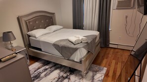 3 室のベッドルーム、アイロン / アイロン台、インターネット、ベッドシーツ