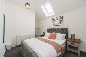 2 chambres, fer et planche Ă repasser, Wi-Fi, literie fournie