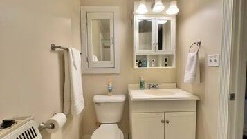 Towels, soap, shampoo, toilet paper