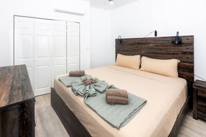 2 bedrooms, iron/ironing board, Internet, bed sheets