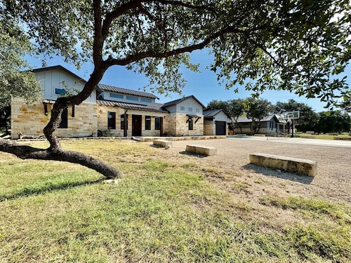 5 Bed Room House with Pool, Pickleball, Basketball, Sand Volley Ball on Hole #1