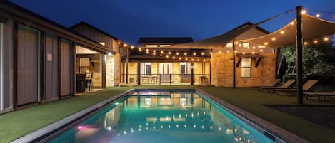 حمّام سباحة خارجي