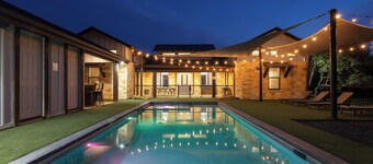 5 Bed Room House with Pool, Pickleball, Basketball, Sand Volleyball on Hole #1 