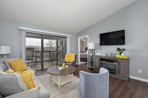 Télévision, cheminée