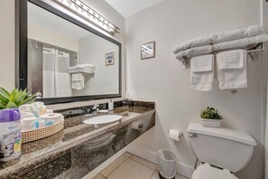 Studio Exécutif, 2 grands lits, balcon, vue canal | Salle de bain