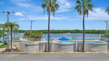 Executive Studio, 2 Queen Beds, Balcony, Canal View | Terrace/patio